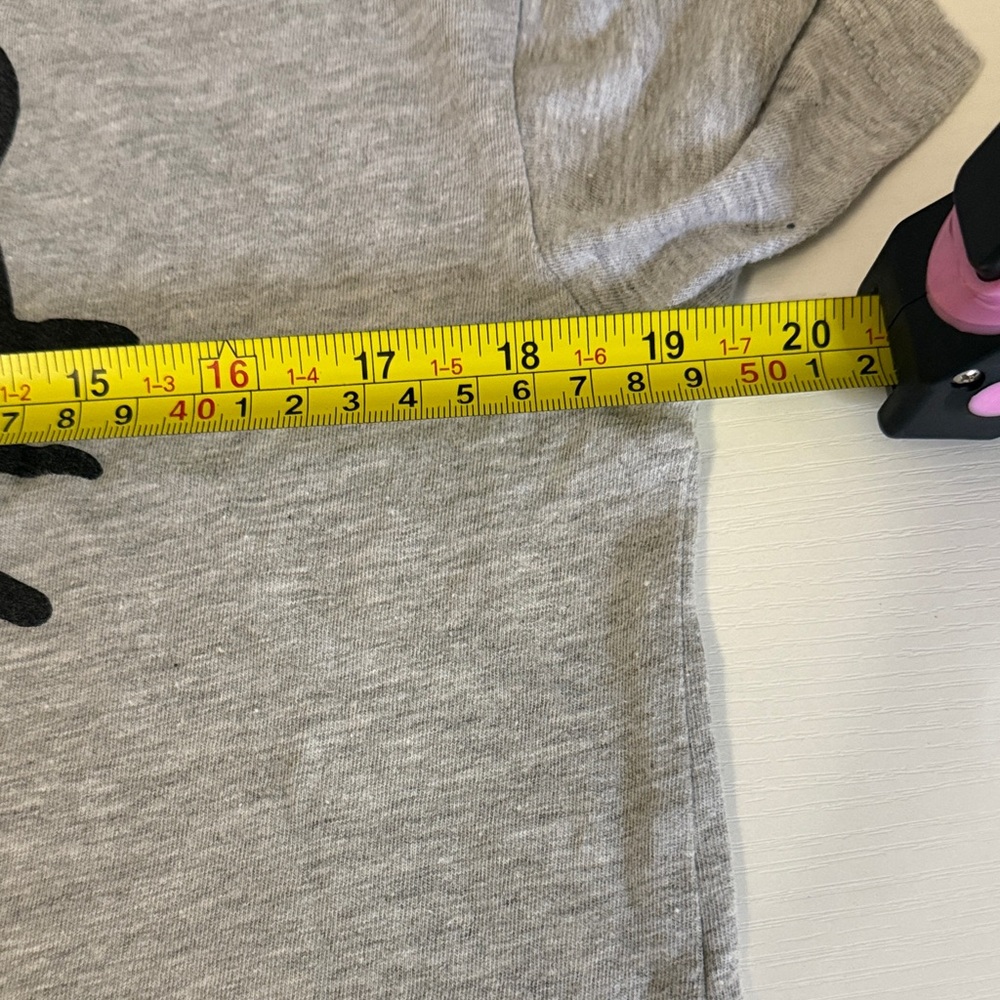 Hello Kitty Gray Tee with Red Accents - Picture 4 of 7